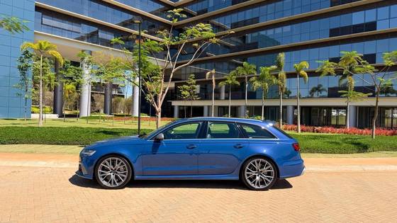 AUDI RS6 4.0 AVANT V8 32V BI-TURBO GASOLINA 4P TIPTRONIC